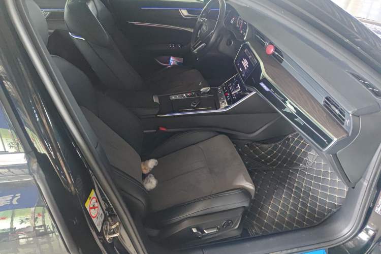 Used Audi A6L 2023 Revised Edition 45 TFSI quattro Prestige Dynamic Version Right Front Seat