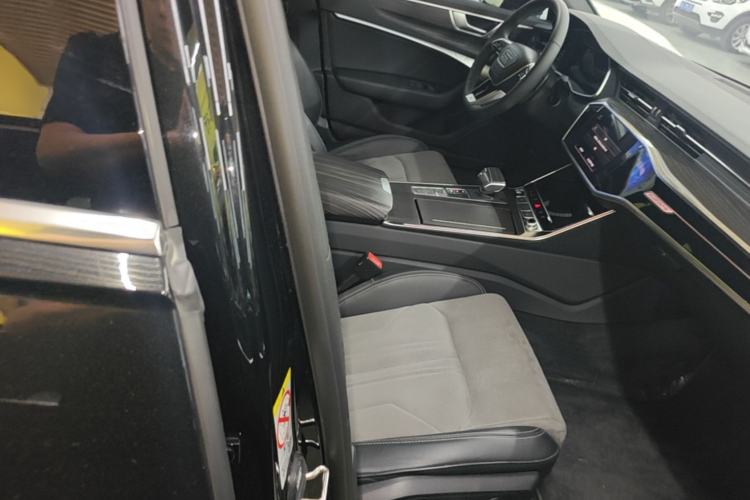 Used Audi A6L 2023 Revised Edition 45 TFSI quattro Prestige Dynamic Version Right Front Seat