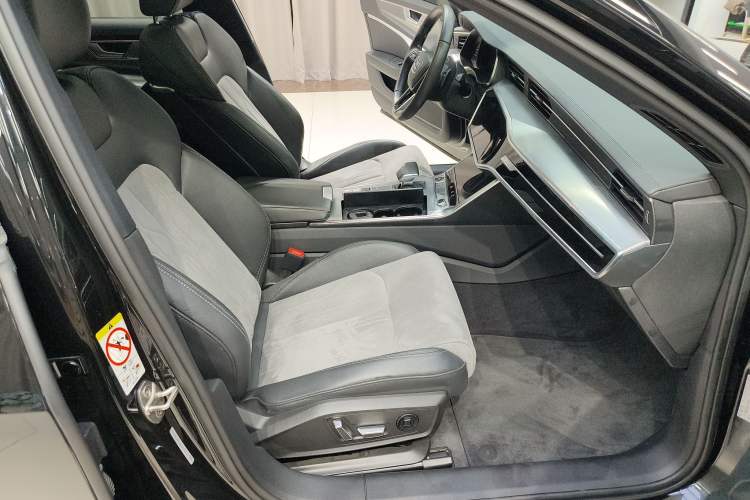 Used Audi A6L 2023 45 TFSI Prestige Dynamic Edition Right Front Seat