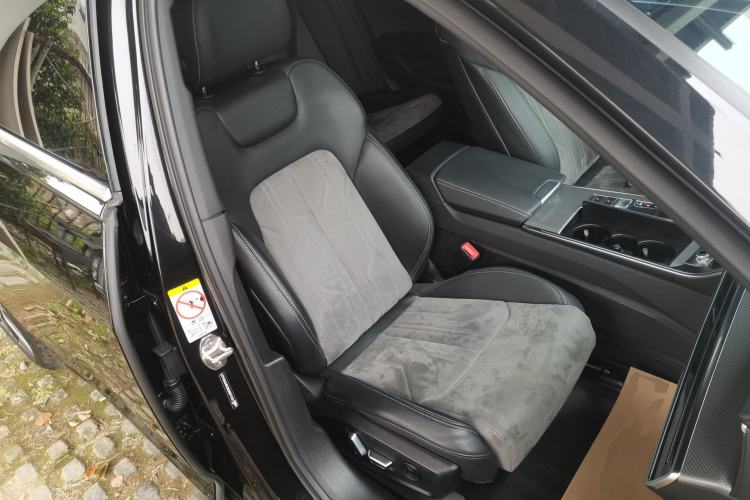 Used Audi A6L 2023 40 TFSI Luxury Dynamic Model Right Front Seat