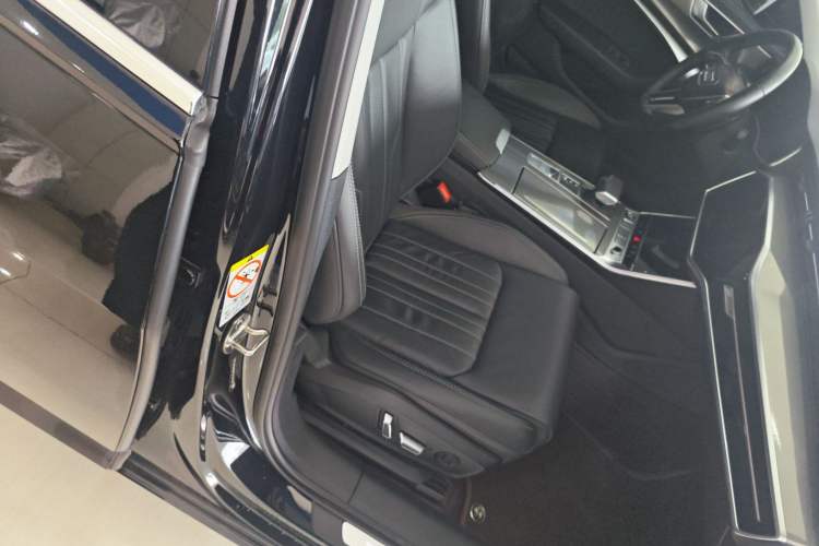 Used Audi A6L 2023 45 TFSI Prestige Dynamic Edition Right Front Seat