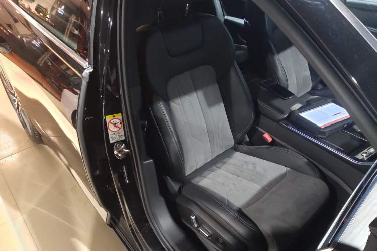 Used Audi A6L 2023 Revised Edition 45 TFSI quattro Prestige Dynamic Version Right Front Seat