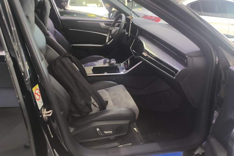 Used Audi A6L 2023 Revised Edition 45 TFSI quattro Prestige Dynamic Version Right Front Seat