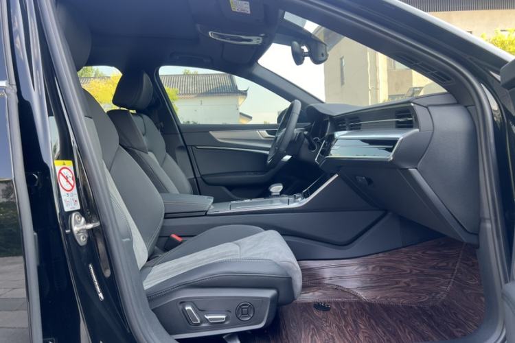 Used Audi A6L 2023 40 TFSI Luxury Dynamic Model Right Front Seat