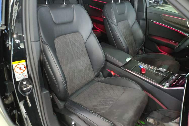 Used Audi A6L 2023 Revised Edition 45 TFSI quattro Prestige Dynamic Version Right Front Seat