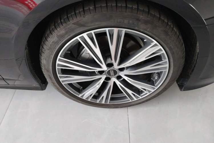 Used Audi A6L 2023 45 TFSI Prestige Dynamic Edition Right Front Wheel Hub