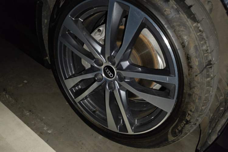 Used Audi A6L 2023 Revised 40 TFSI Luxury Dynamic Edition Right Front Wheel Hub