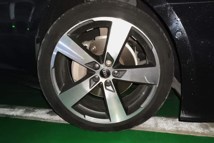 Used Audi A6L 2023 45 TFSI Prestige Dynamic Edition Right Front Wheel Hub