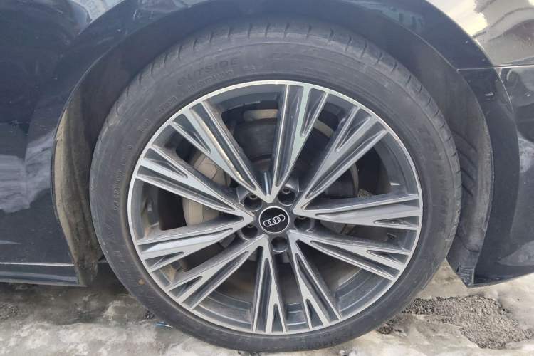 Used Audi A6L 2023 40 TFSI Luxury Dynamic Model Right Front Wheel Hub