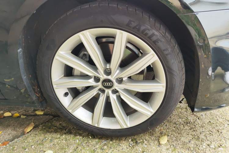 Used Audi A6L 2023 Revised 45 TFSI Prestige Dynamic Edition Right Front Wheel Hub