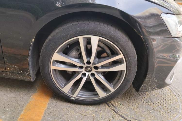 Used Audi A6L 2023 Revised 40 TFSI Luxury Dynamic Edition Right Front Wheel Hub