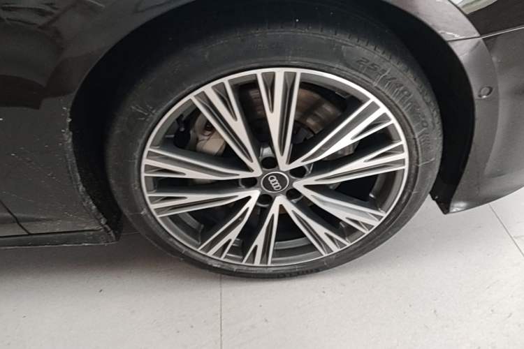 Used Audi A6L 2023 55 TFSI quattro Prestige Dynamic Edition Right Front Wheel Hub