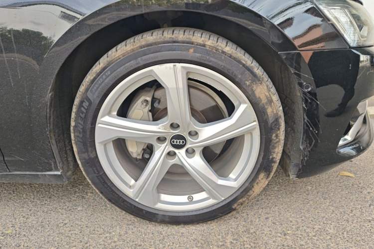 Used Audi A6L 2023 45 TFSI quattro Prestige Elegant Edition Right Front Wheel Hub