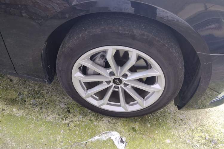 Used Audi A6L 2023 40 TFSI Luxury Prestige Edition Right Front Wheel Hub