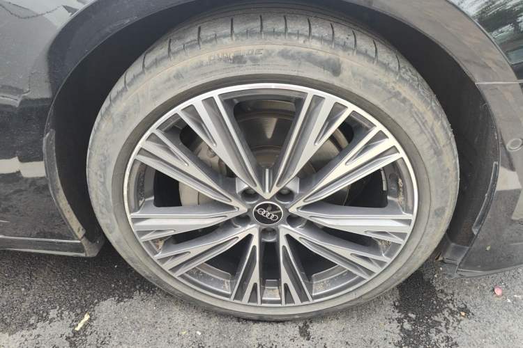 Used Audi A6L 2023 Revised 45 TFSI Prestige Dynamic Edition Right Front Wheel Hub