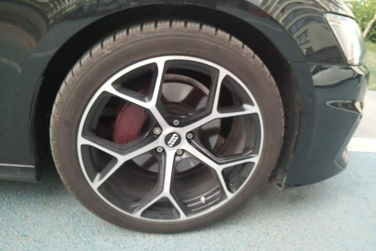 Used Audi A6L 2023 45 TFSI Prestige Dynamic Edition Right Front Wheel Hub