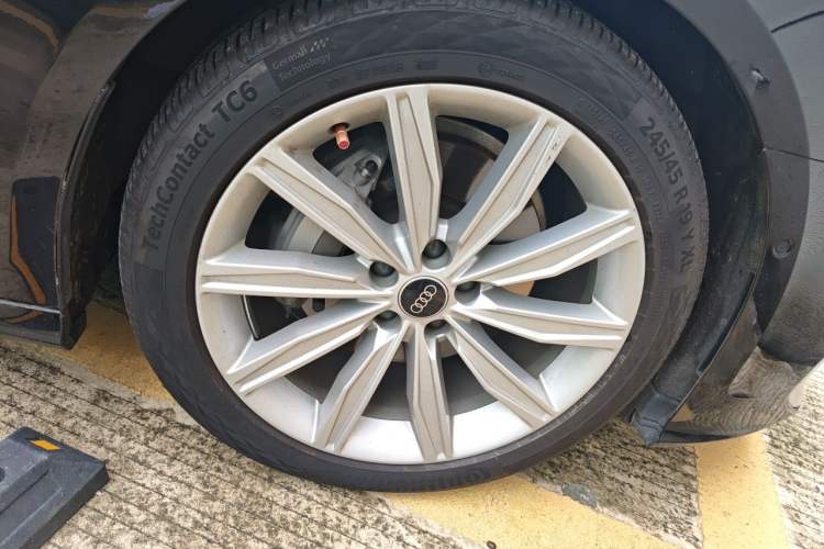 Used Audi A6L 2023 Revised 45 TFSI Prestige Dynamic Edition Right Front Wheel Hub