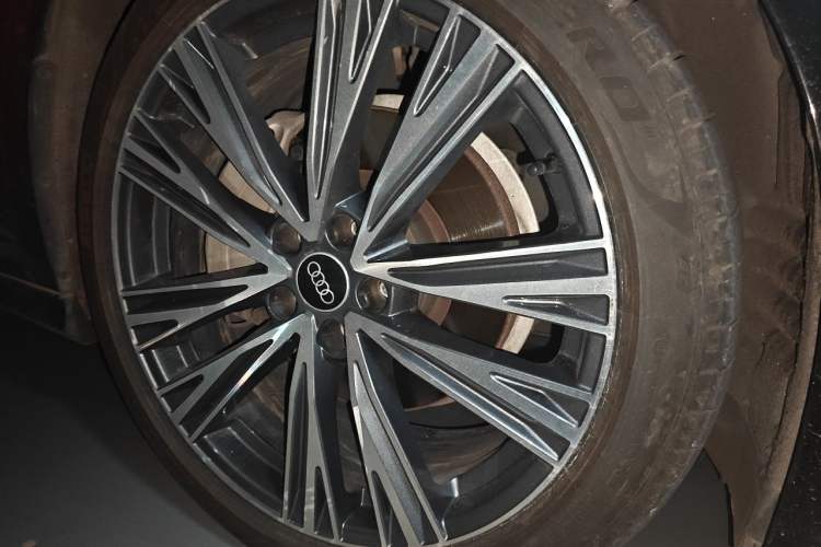 Used Audi A6L 2023 45 TFSI quattro Prestige Dynamic Edition Right Front Wheel Hub