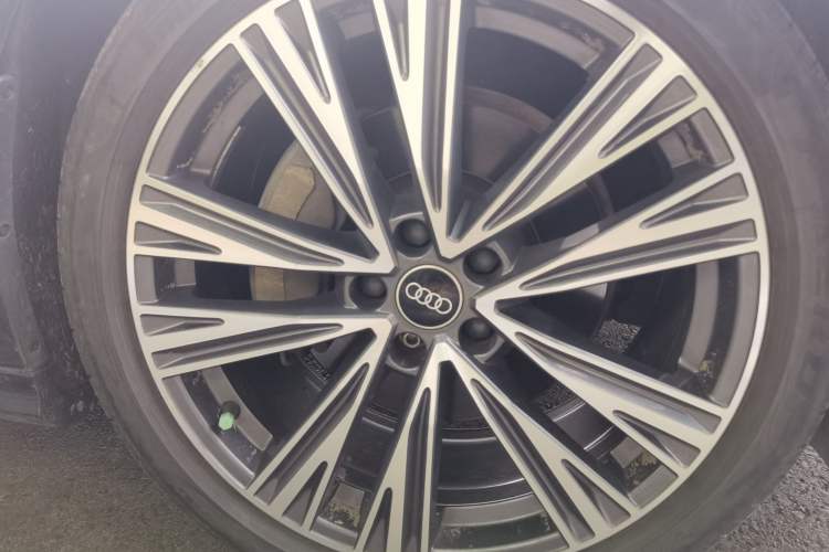 Used Audi A6L 2023 45 TFSI Prestige Dynamic Edition Right Front Wheel Hub