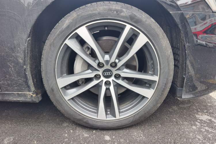 Used Audi A6L 2023 40 TFSI Luxury Prestige Edition Right Front Wheel Hub