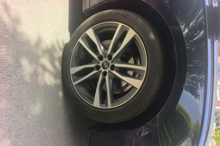 Used Audi A6L 2023 Revised 40 TFSI Luxury Dynamic Edition Right Front Wheel Hub