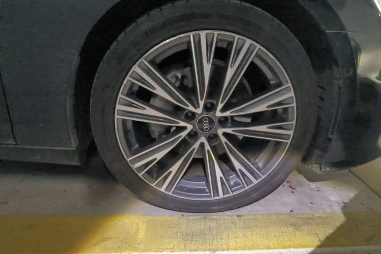 Used Audi A6L 2023 Revised 45 TFSI Prestige Dynamic Edition Right Front Wheel Hub