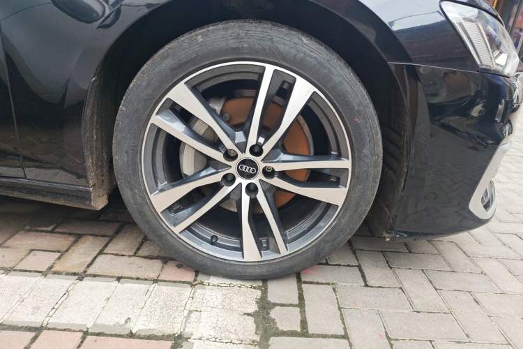 Used Audi A6L 2023 40 TFSI Luxury Dynamic Model Right Front Wheel Hub