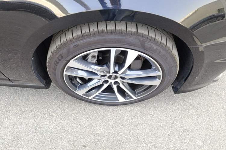 Used Audi A6L 2023 40 TFSI Luxury Dynamic Model Right Front Wheel Hub