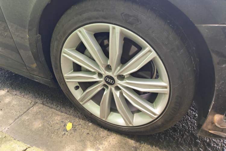 Used Audi A6L 2023 45 TFSI Prestige Dynamic Edition Right Front Wheel Hub