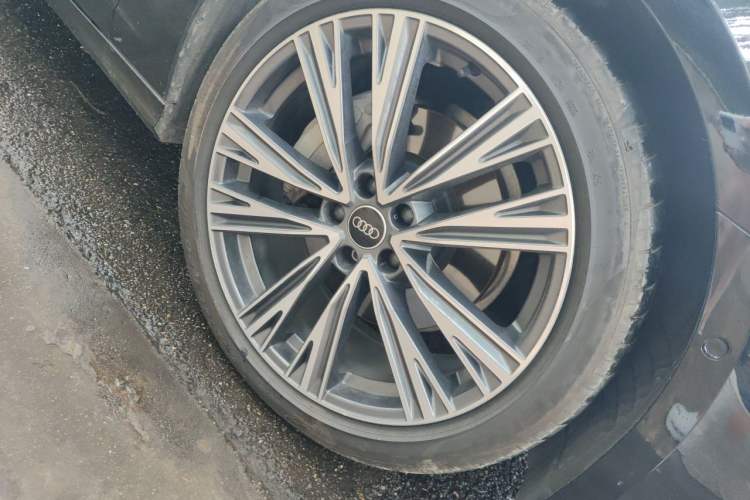 Used Audi A6L 2023 Revised Edition 45 TFSI quattro Prestige Dynamic Version Right Front Wheel Hub