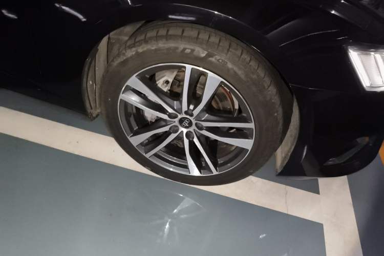 Used Audi A6L 2023 40 TFSI Luxury Prestige Edition Right Front Wheel Hub