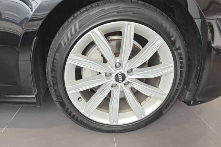 Used Audi A6L 2023 45 TFSI Prestige Dynamic Edition Right Front Wheel Hub