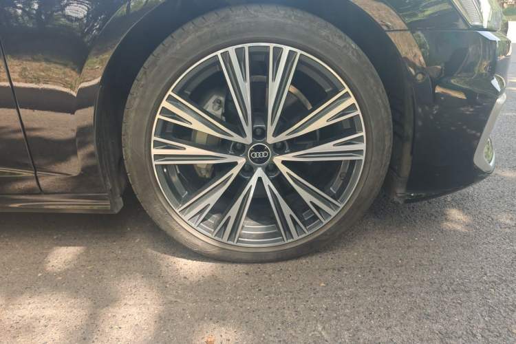 Used Audi A6L 2023 45 TFSI Prestige Elegant Edition Right Front Wheel Hub