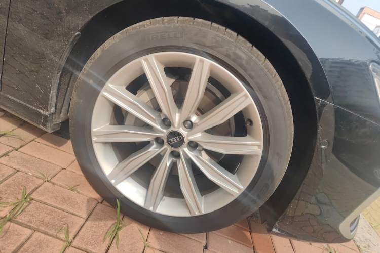 Used Audi A6L 2023 Revised 45 TFSI Prestige Dynamic Edition Right Front Wheel Hub