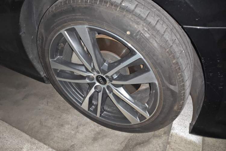 Used Audi A6L 2023 40 TFSI Luxury Dynamic Model Right Front Wheel Hub