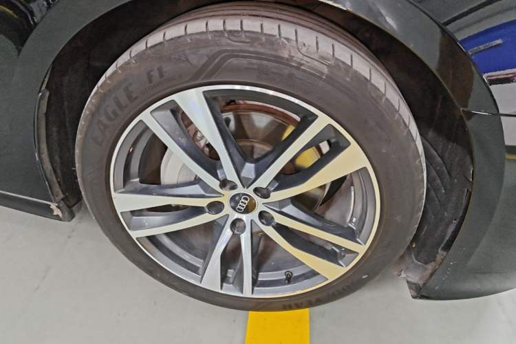 Used Audi A6L 2023 40 TFSI Luxury Dynamic Model Right Front Wheel Hub