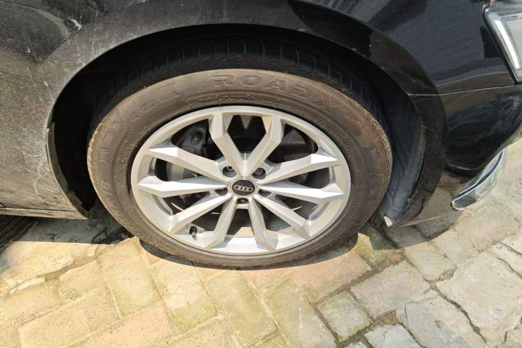 Used Audi A6L 2023 40 TFSI Luxury Prestige Edition Right Front Wheel Hub