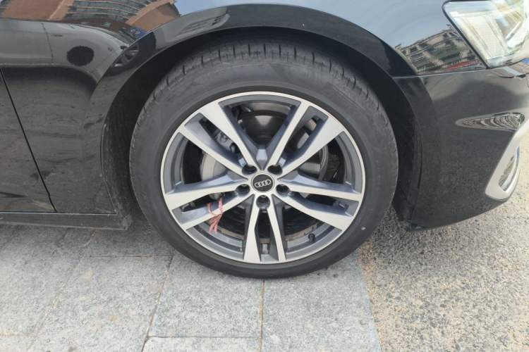 Used Audi A6L 2023 Revised 40 TFSI Luxury Dynamic Edition Right Front Wheel Hub