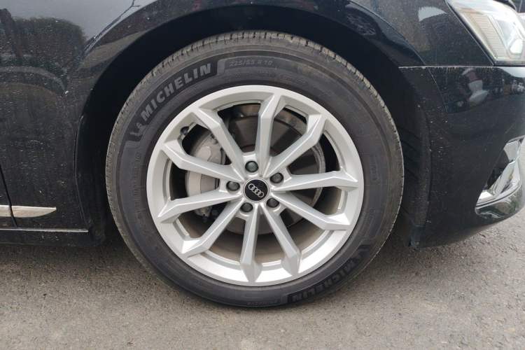 Used Audi A6L 2023 Revised 40 TFSI Luxury Dynamic Edition Right Front Wheel Hub