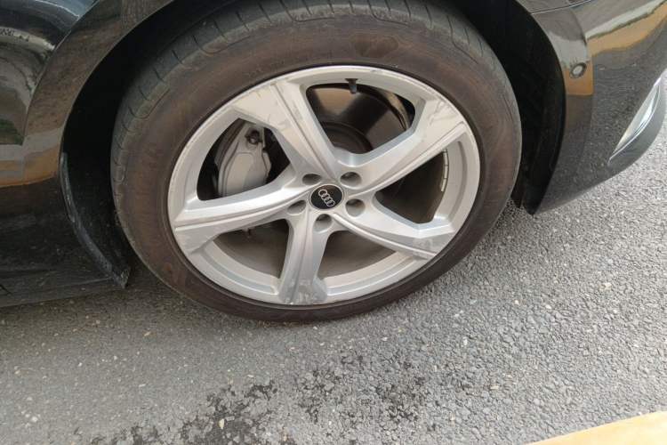 Used Audi A6L 2023 Revised 45 TFSI quattro Prestige Elegant Edition Right Front Wheel Hub