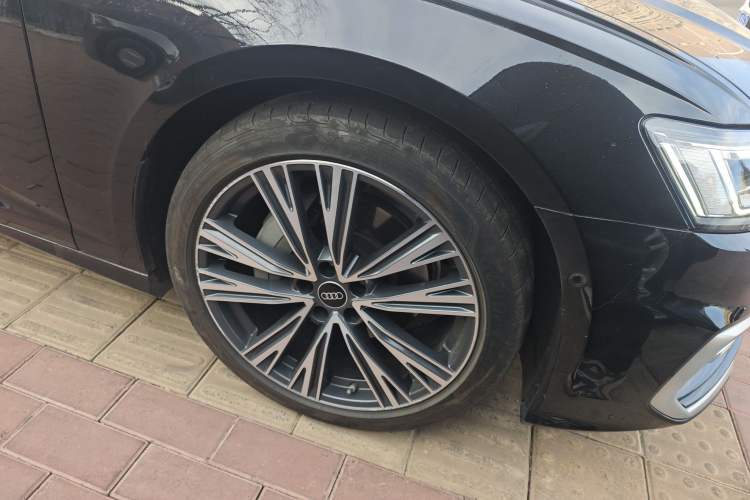 Used Audi A6L 2023 Revised Edition 45 TFSI quattro Prestige Dynamic Version Right Front Wheel Hub