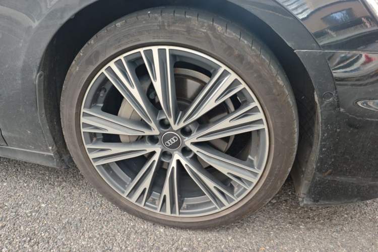Used Audi A6L 2023 Revised 45 TFSI Prestige Dynamic Edition Right Front Wheel Hub