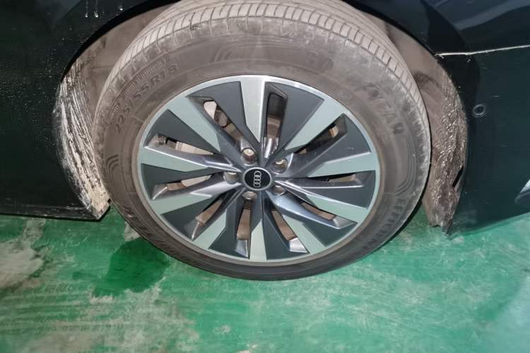 Used Audi A6L 2023 Revised 45 TFSI Prestige Elegant Edition Right Front Wheel Hub