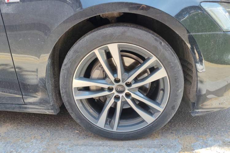 Used Audi A6L 2023 40 TFSI Luxury Dynamic Model Right Front Wheel Hub