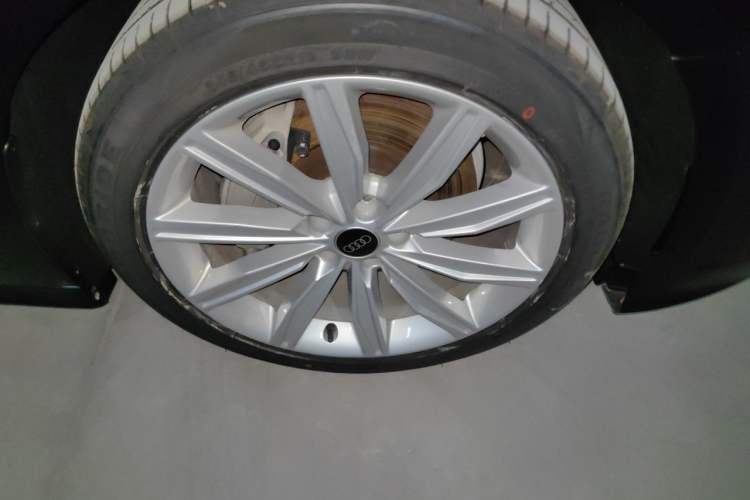 Used Audi A6L 2023 45 TFSI Prestige Dynamic Edition Right Front Wheel Hub