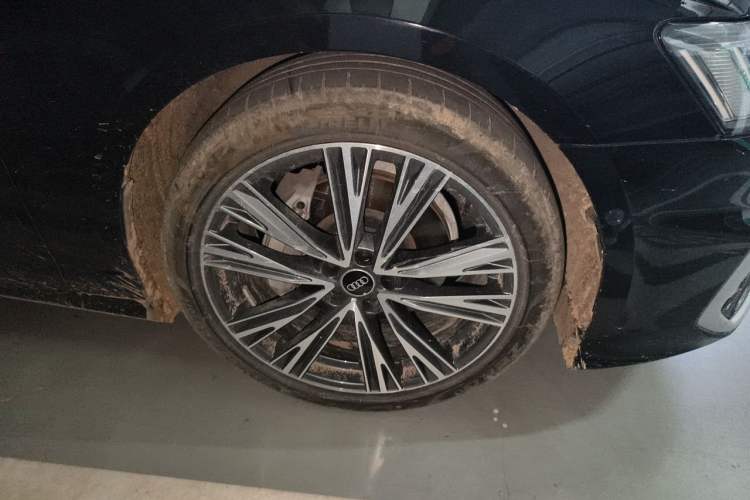 Used Audi A6L 2023 Revised Edition 45 TFSI quattro Prestige Dynamic Version Right Front Wheel Hub