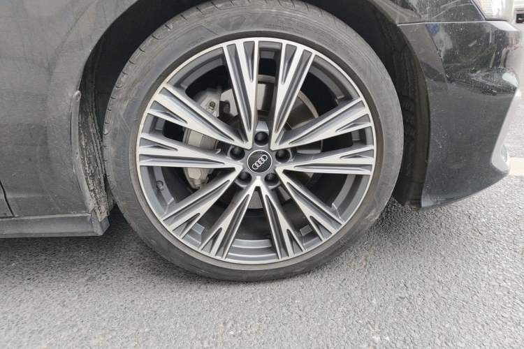 Used Audi A6L 2023 Revised 45 TFSI Prestige Dynamic Edition Right Front Wheel Hub