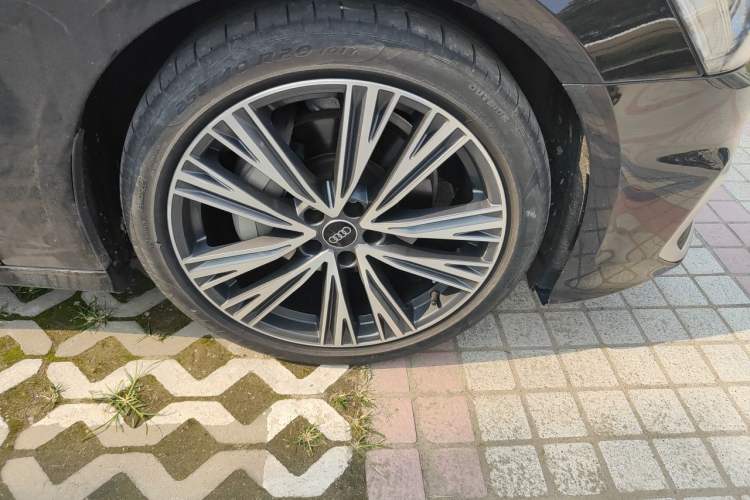 Used Audi A6L 2023 45 TFSI Prestige Dynamic Edition Right Front Wheel Hub