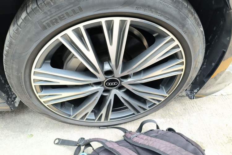 Used Audi A6L 2023 Revised 45 TFSI Prestige Dynamic Edition Right Front Wheel Hub