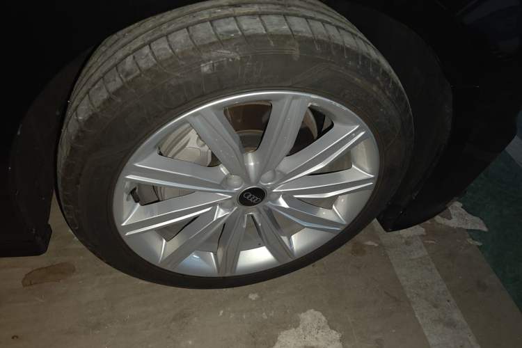 Used Audi A6L 2023 Revised 45 TFSI Prestige Dynamic Edition Right Front Wheel Hub
